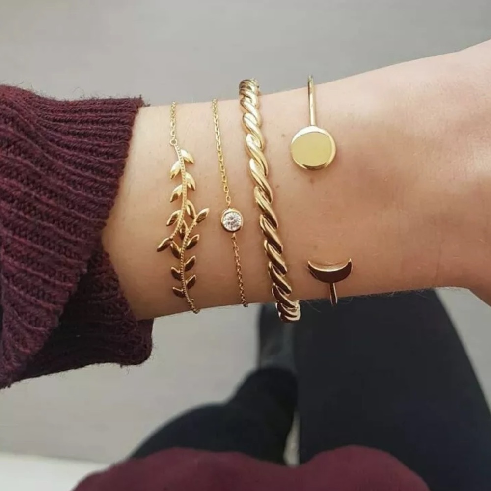 4 Piece Gold Stackable Bracelet Set - Picture 1 of 3